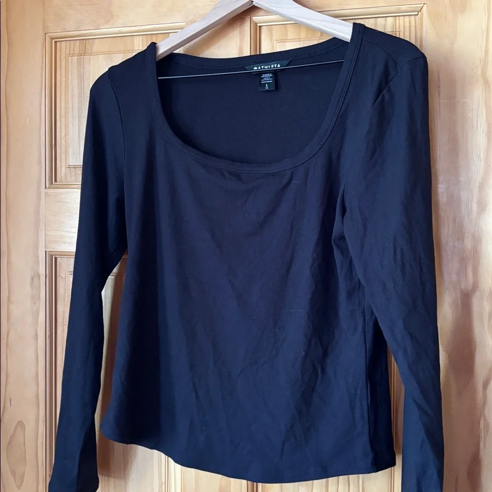 Athleta Women's Elegant Black Long Sleeve Tee - Picture 4 of 4